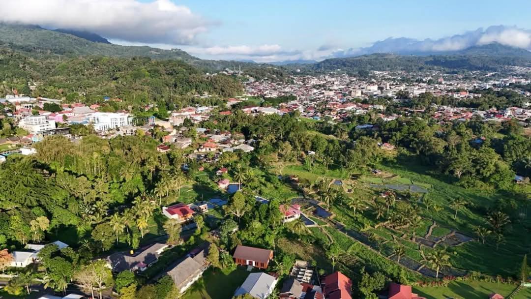 Talaga Tomohon Home Stay And Fishing Pond Buitenkant foto