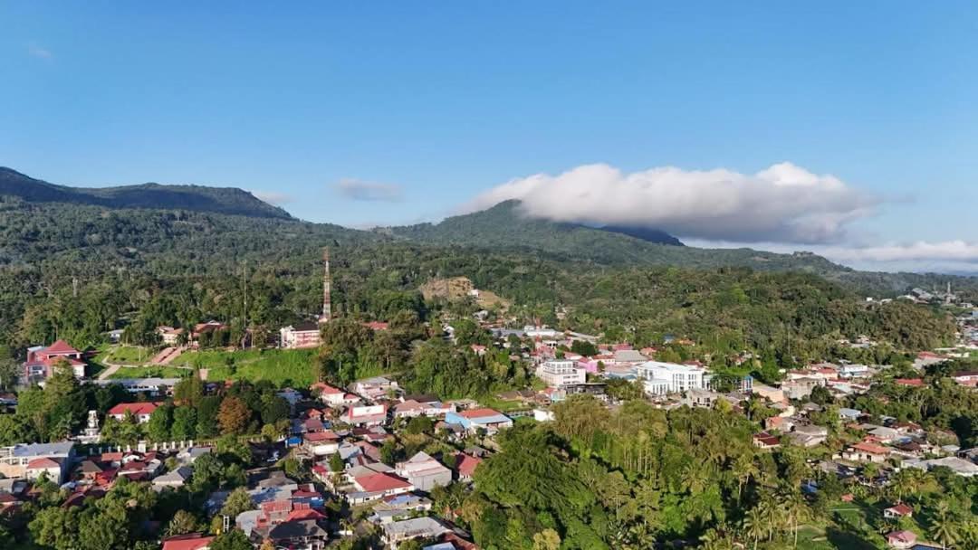 Talaga Tomohon Home Stay And Fishing Pond Buitenkant foto